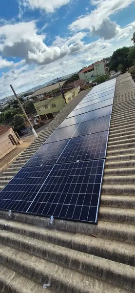 Instalação de energia solar em Governador Valadares/MG feita pela Jumper Solar — sistema fotovoltaico com painéis solares (foto 6)